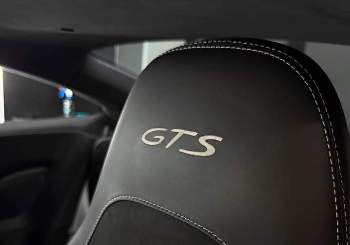 Restauration complète de vos intérieurs cuir.